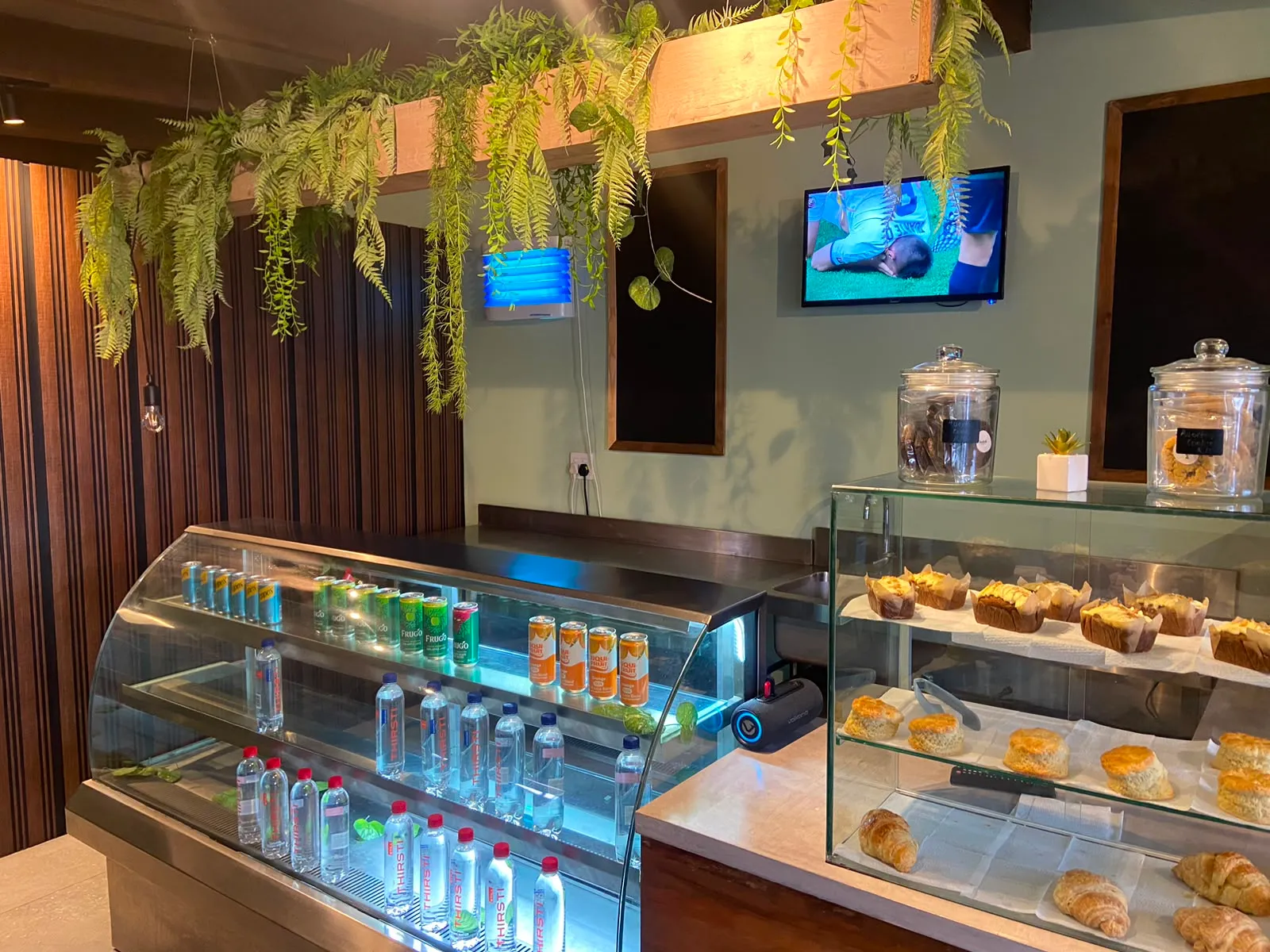 Meraki pastry display with croissants, scones and drinks fridge